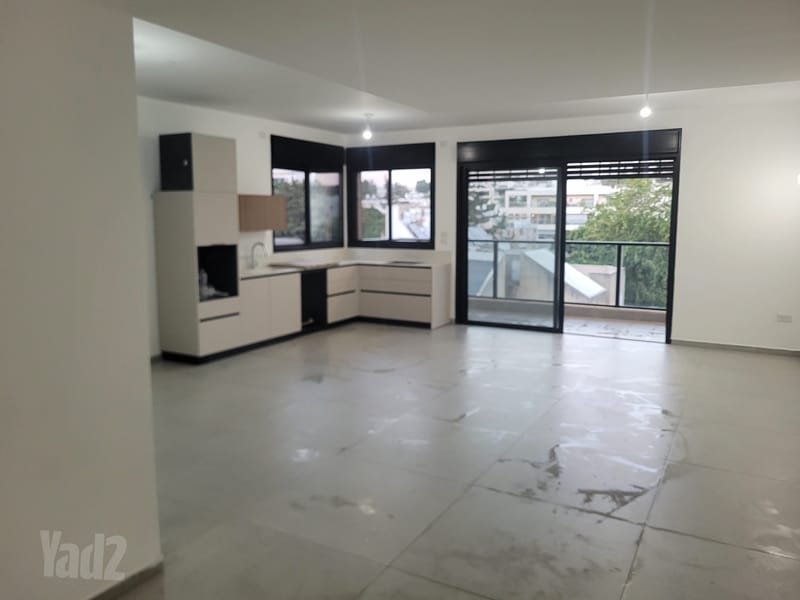 תמונה מיד2 – 5 חדרים • 4,950,000 ₪, אליהו גולומב 17, הדר, רמת השרון (1)
