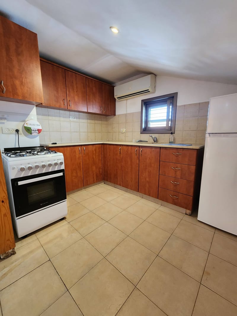 Photo from Facebook – 2 Rooms • ₪3,500, Shikunei HaMizrah, Rishon LeZion (1)