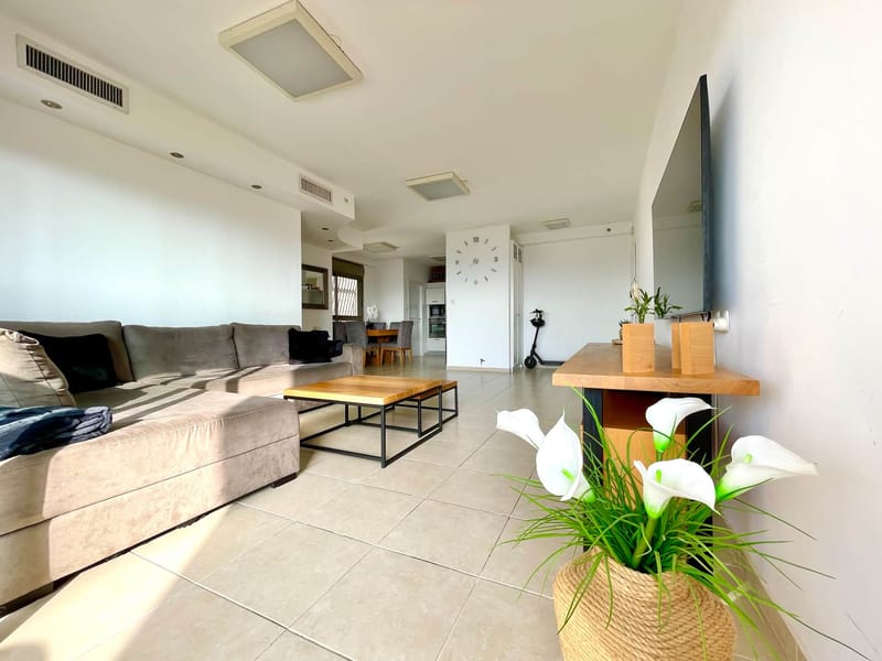 Photo from Facebook – 4 Rooms • ₪8,500, Kiryat Hatnei Pras Nobel, Rishon LeZion (1)