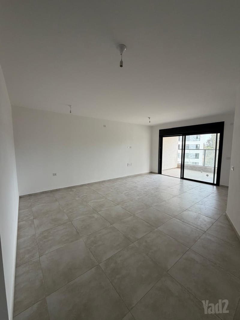 תמונה מיד2 – 4 חדרים • 7,500 ₪, אלומה 1, שקמים, באר יעקב (1)