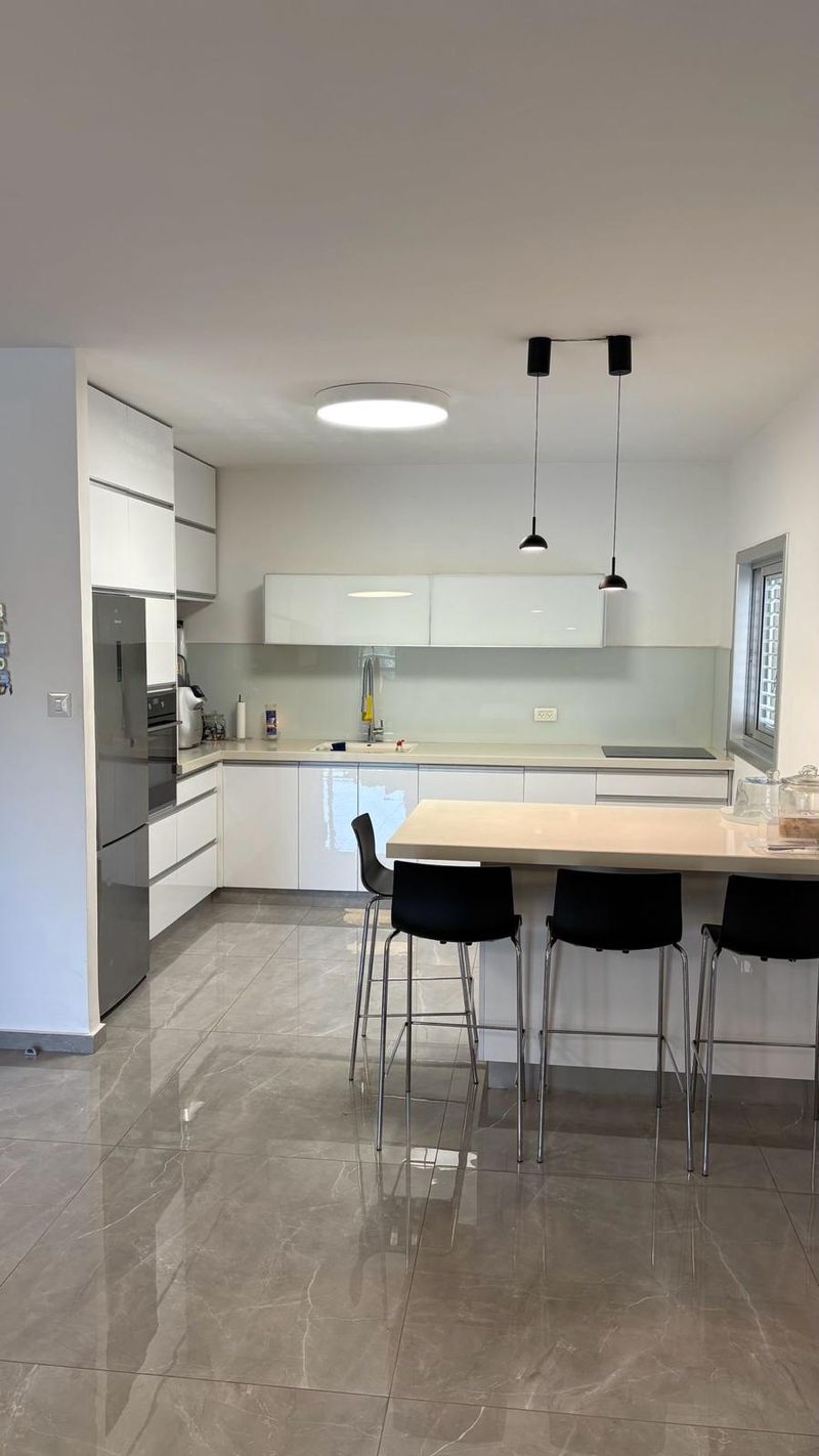 Photo from Facebook – 5 Rooms • ₪7,900, לסקוב 17, Ben-Gurion, Holon (1)