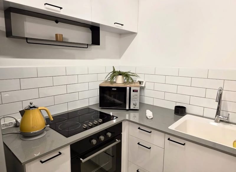 2 Rooms • ₪9,800/mo - Image 1