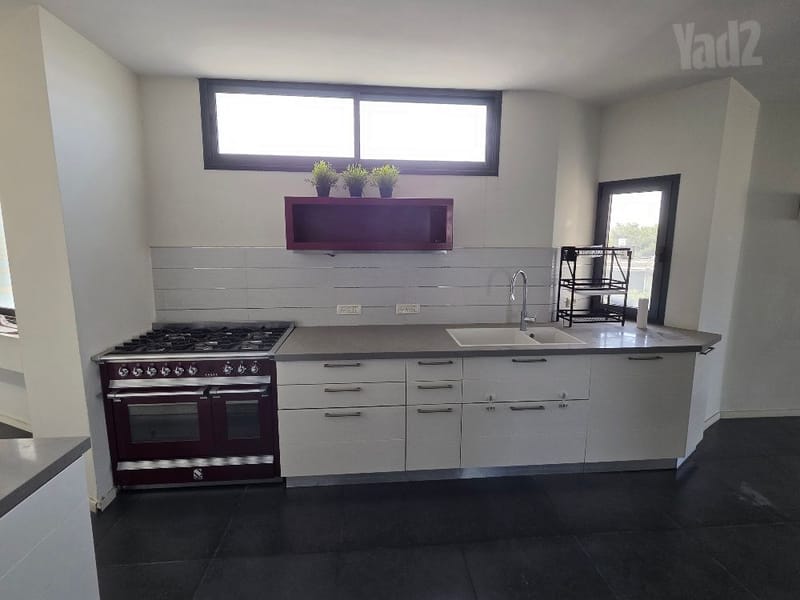 תמונה מיד2 – 4 חדרים • 3,997,897 ₪, עמישב 77, שיכון חברת חשמל, גבעתיים (1)