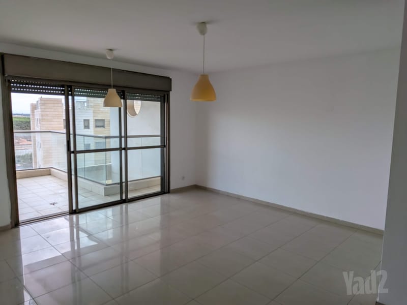 תמונה מיד2 – 4 חדרים • 8,000 ₪, האימהות 3, סביוני נצר סירני, נס ציונה (1)