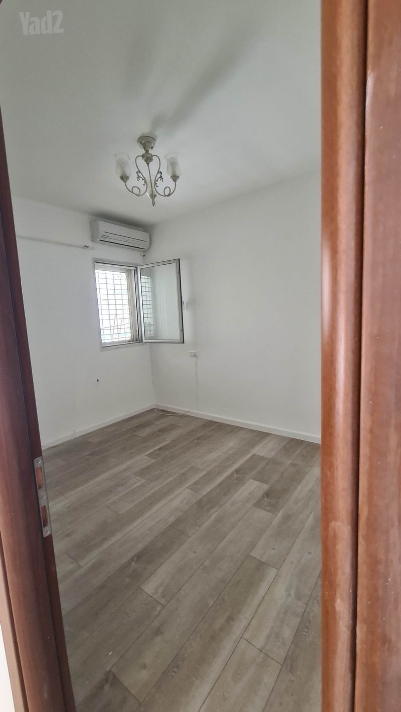 תמונה מיד2 – 5 חדרים • 12,000 ₪, עין גב 4, קריית גנים, ראשון לציון (1)