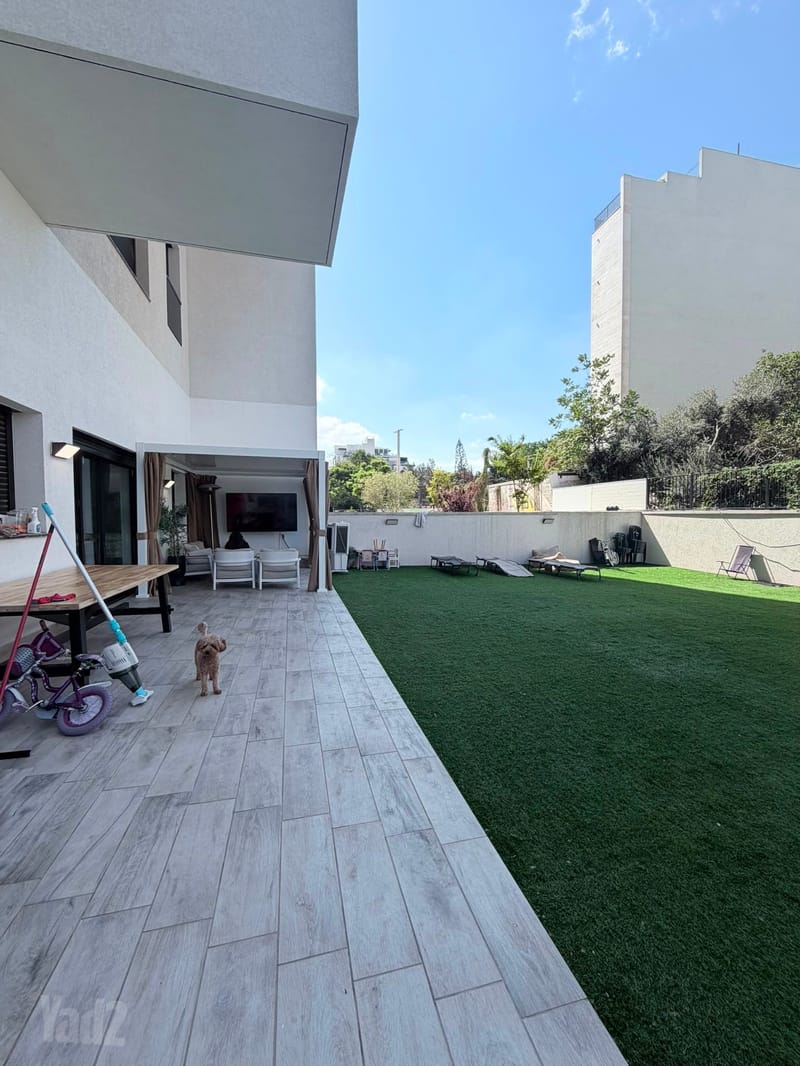 תמונה מיד2 – 5 חדרים • 10,700 ₪, מנחם רצון 1, מחנה יהודה (פתח תקווה), פתח תקווה (1)
