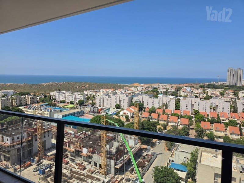 תמונה מיד2 – 6 חדרים • 8,500 ₪, זלמן שניאור 16, קרית נורדאו, נתניה (1)