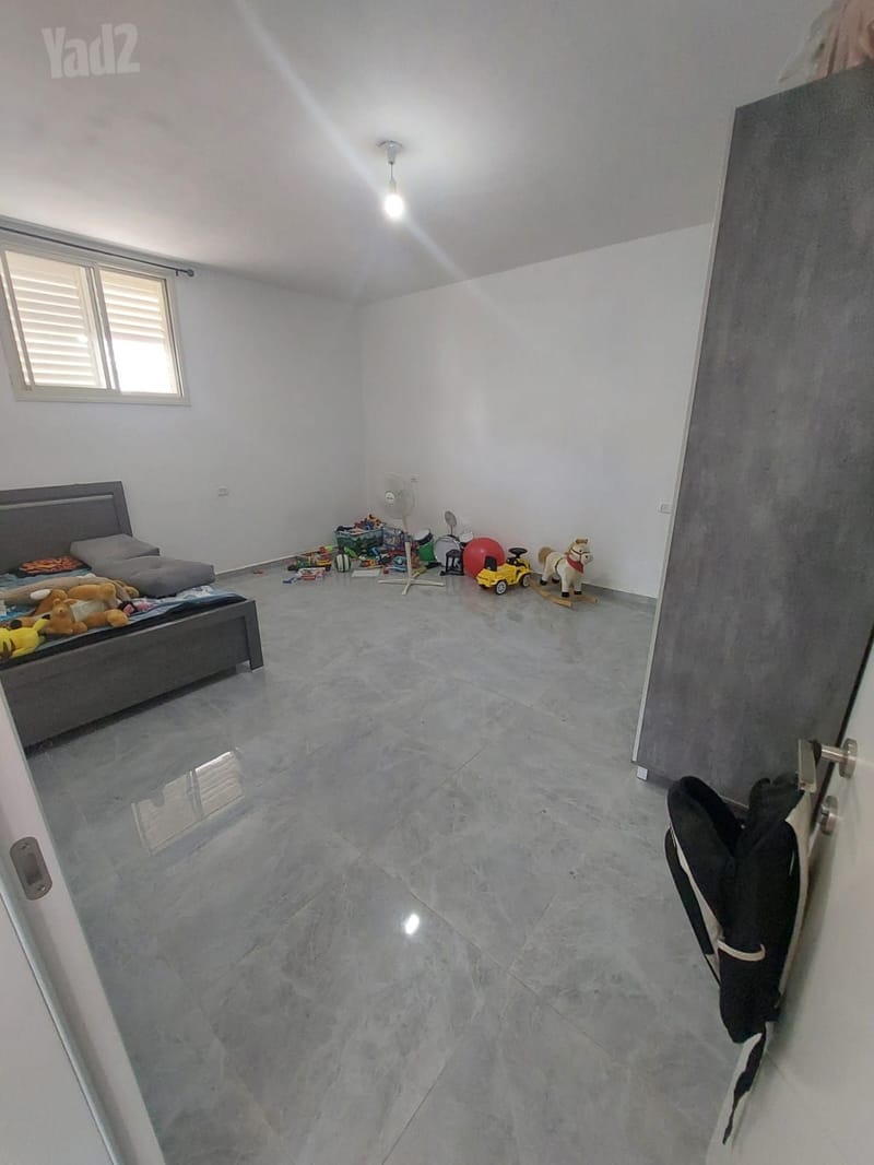 תמונה מיד2 – 3 חדרים • 4,700 ₪, הרמב"ם 8, קריית ים ג', קריית ים (1)