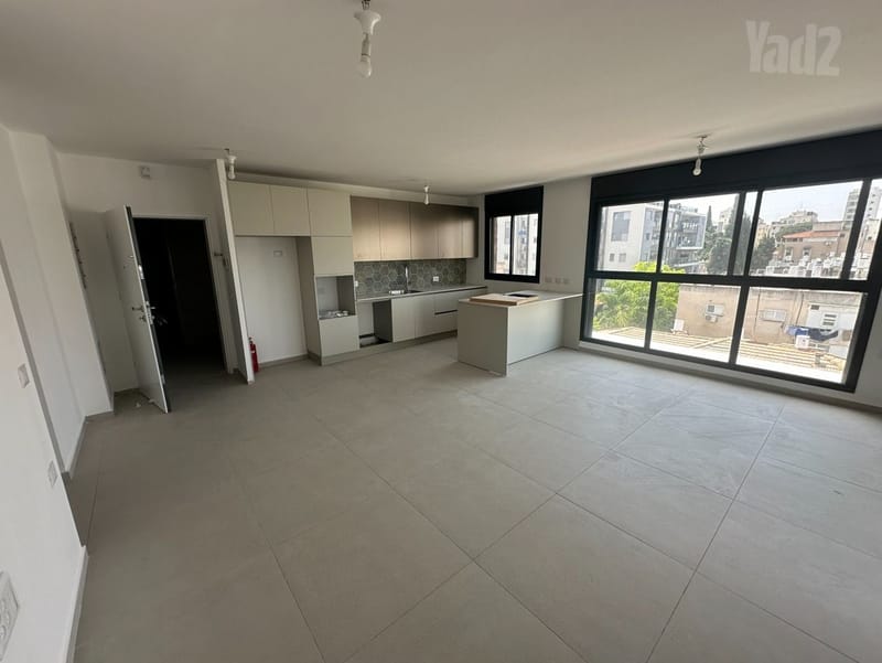 תמונה מיד2 – 4 חדרים • 3,790,000 ₪, מעלה השחר 5, יד לבנים, רמת גן (1)