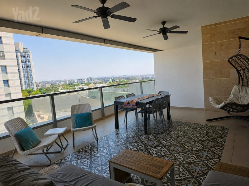 תמונה מיד2 – 5 חדרים • 12,510,000 ₪, ריינס 25, ארלוזורוב, גבעתיים (1)