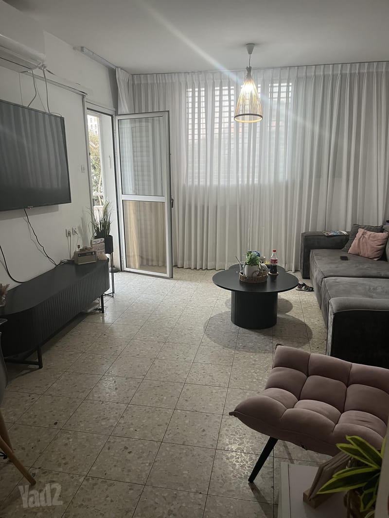 Photo from Yad2 – 4 Rooms • ₪5,400, הענבל 27, Hadar Ganim, Petah Tikva (1)