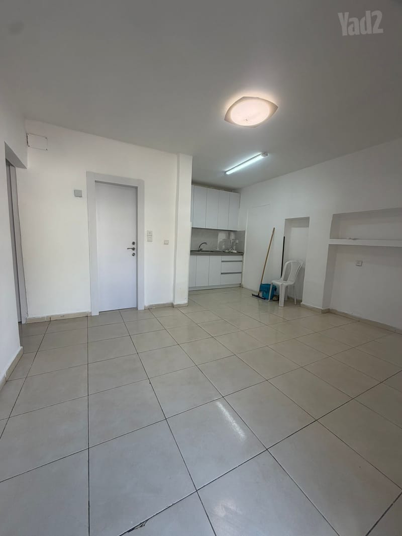 תמונה מיד2 – 3 חדרים • 6,000 ₪, צרעה 5, נאות יהודית ונווה ארזים, חולון (1)