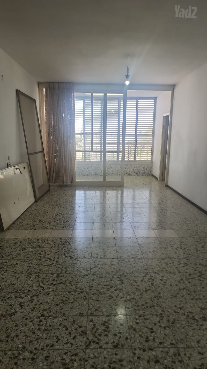 תמונה מיד2 – 4 חדרים • 5,900 ₪, שדרות הרצל, רמלה (1)