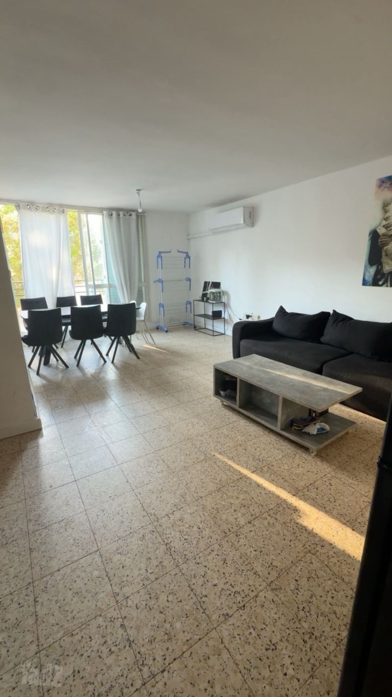 Photo from Yad2 – 4 Rooms • ₪5,000, אברהם עופר 13, Rova Dalet, Ashdod (1)