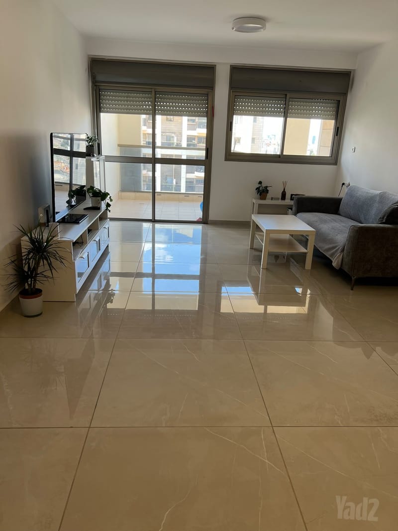 תמונה מיד2 – 4 חדרים • 7,700 ₪, אורי צבי גרינברג 4, רמת הדר, גבעת שמואל (1)