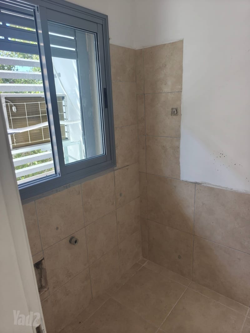 Photo from Yad2 – 4.5 Rooms • ₪6,000, איתנים 6, Kabirim, Haifa (1)