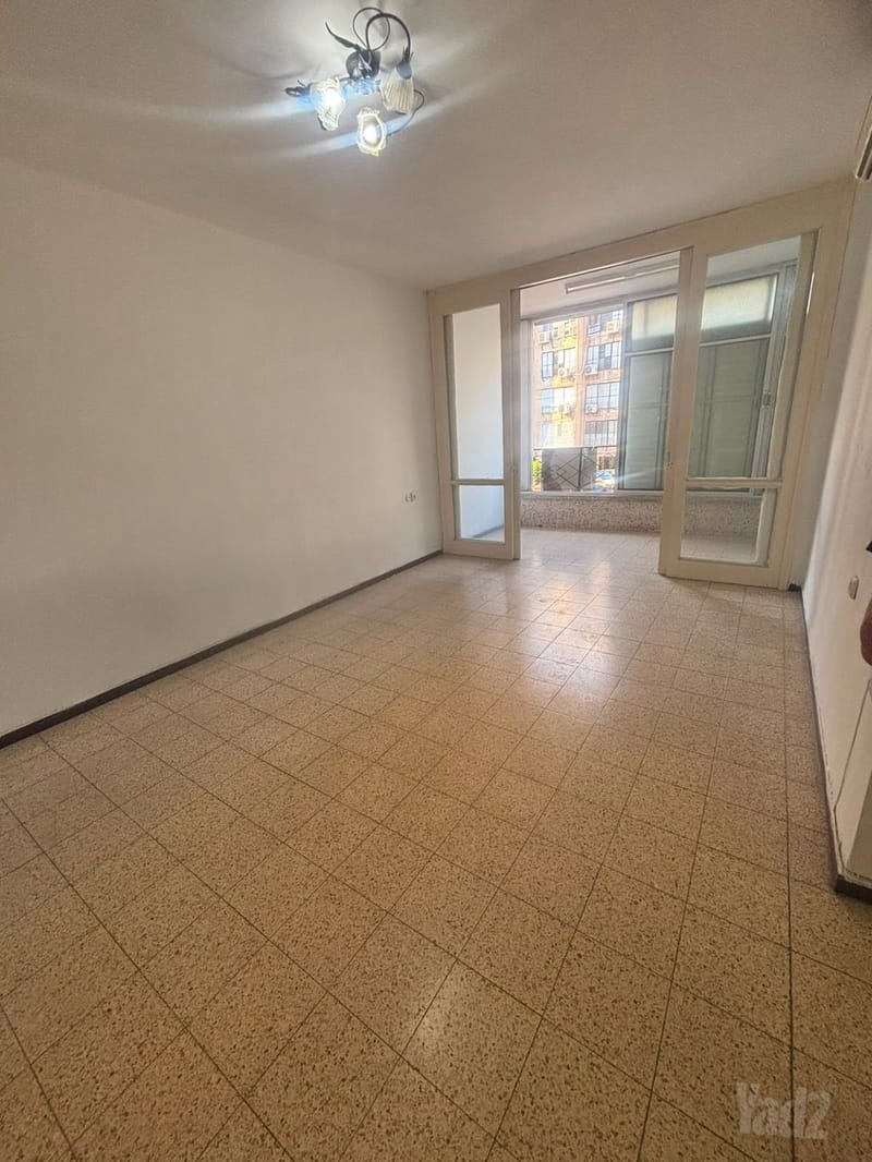 תמונה מיד2 – 2.5 חדרים • 1,490,000 ₪, יוספטל, לב העיר, בת ים (1)