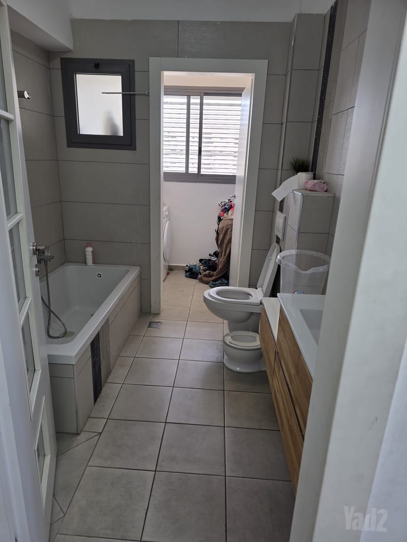 תמונה מיד2 – 5.5 חדרים • 7,600 ₪, העצמאות 26, מרכז העיר, קריית אתא (1)
