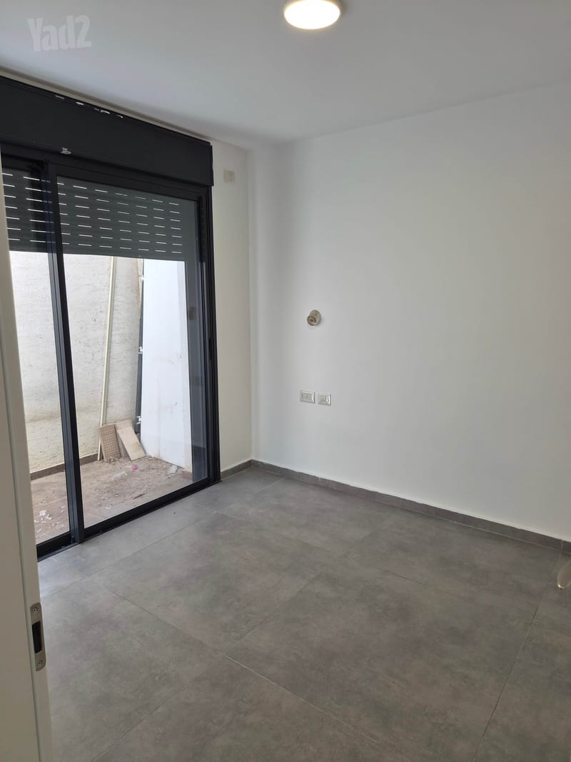 תמונה מיד2 – 2 חדרים • 3,500 ₪, נחום סוקולוב 12, שפרינצק, רמלה (1)