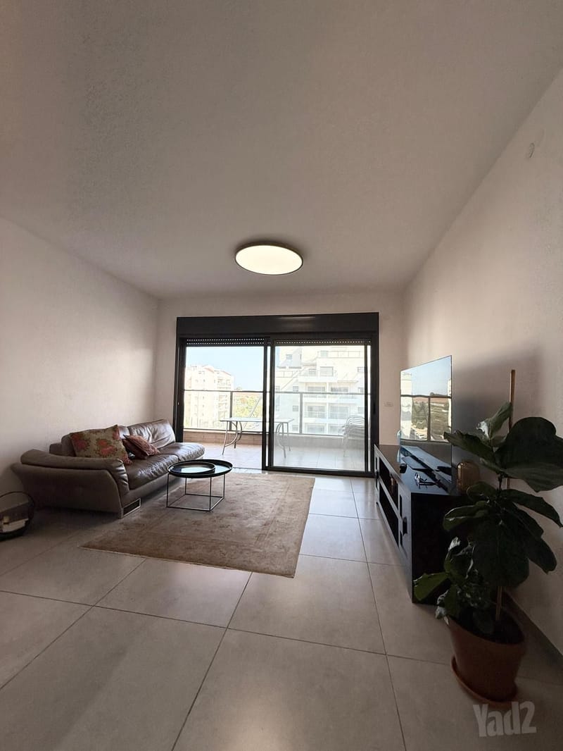 תמונה מיד2 – 4 חדרים • 9,600 ₪, נווה זמר, רעננה (1)