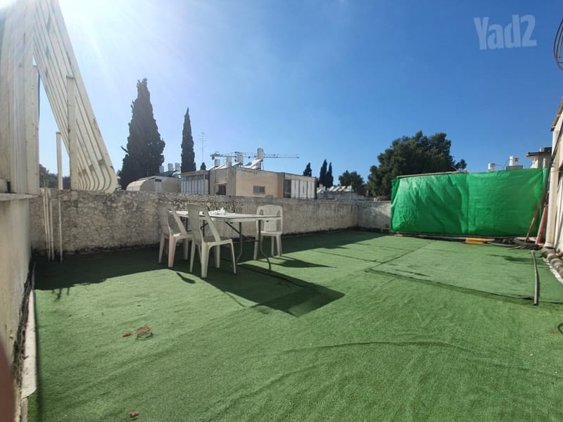 תמונה מיד2 – 4 חדרים • 5,000 ₪, יהושע חנקין, 'רסקו א, חולון (1)