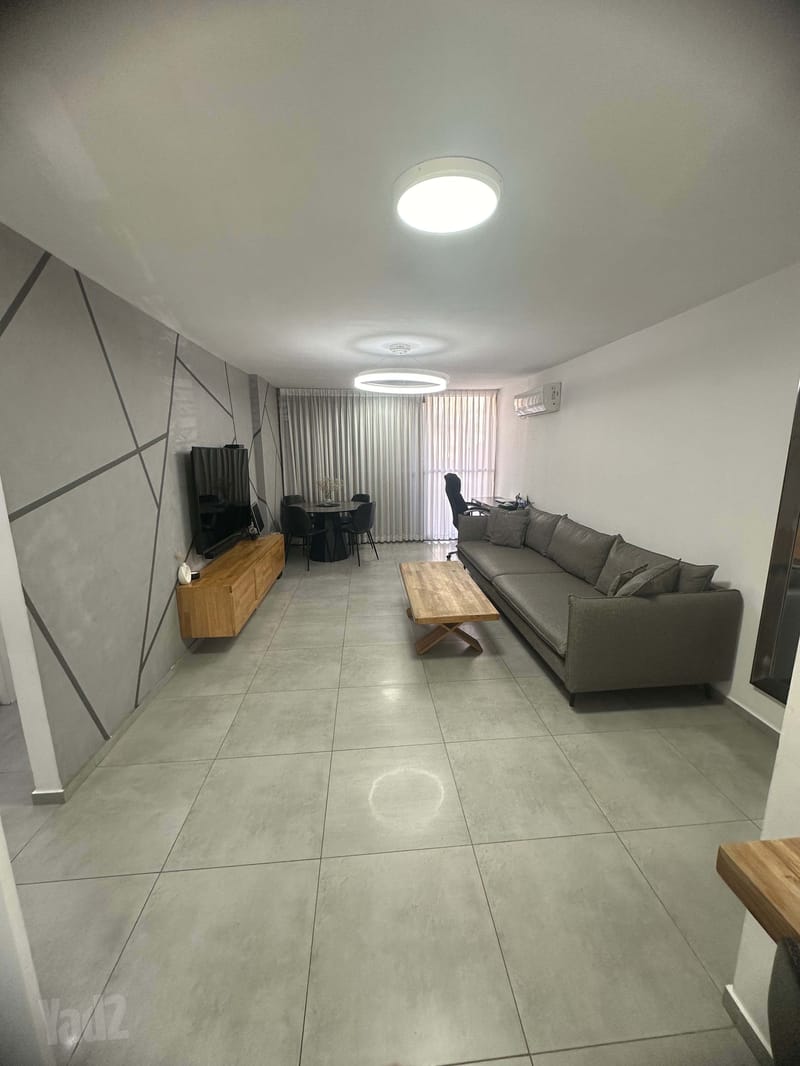 תמונה מיד2 – 3 חדרים • 6,000 ₪, רמת הגולן 33, קריית שרת מזרח, חולון (1)