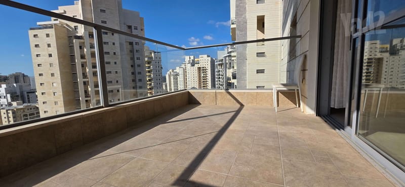 תמונה מיד2 – 5 חדרים • 8,300 ₪, יעל רום, הדר המושבות החדשה, פתח תקווה (1)