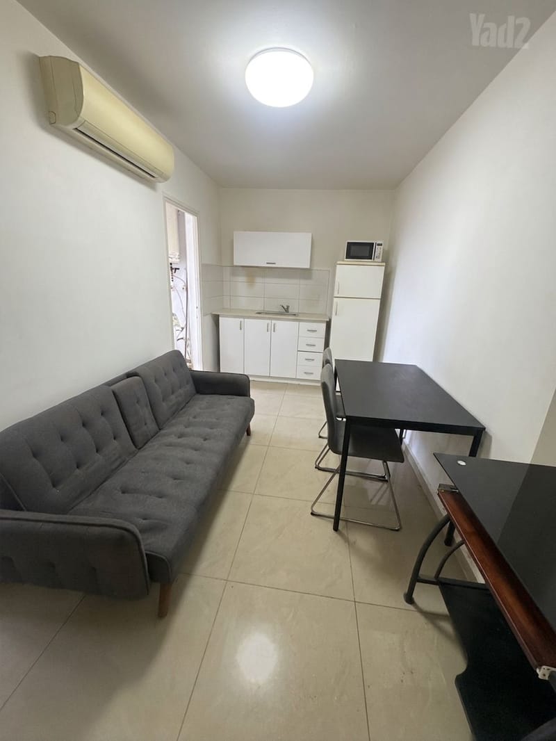 תמונה מיד2 – 2 חדרים • 2,100 ₪, יהודה בורלא 4, צור שלום, קריית ביאליק (1)