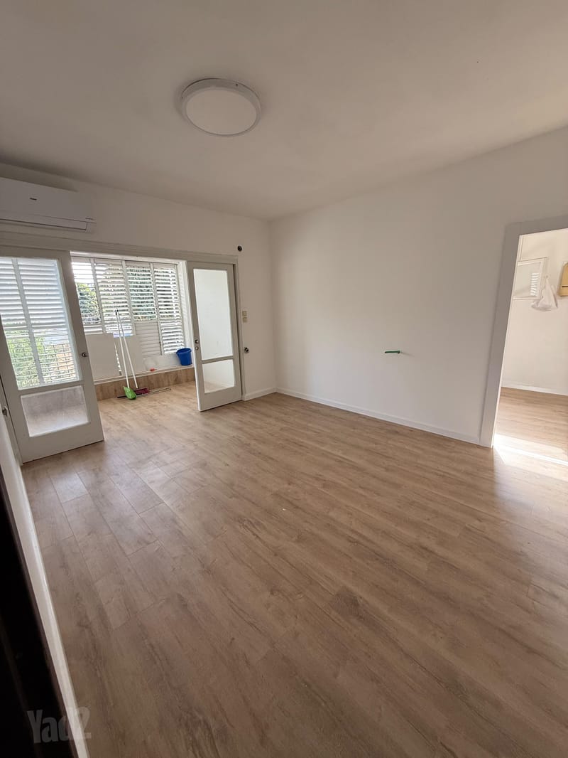 תמונה מיד2 – 4 חדרים • 7,950 ₪, יצחק שדה 4, ארלוזורוב, גבעתיים (1)