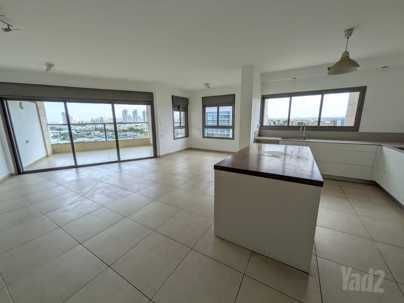 תמונה מיד2 – 4 חדרים • 8,900 ₪, בני ברמן 1, עיר ימים, נתניה (1)