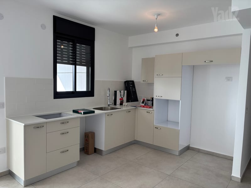 תמונה מיד2 – 5 חדרים • 7,500 ₪, דרך לוי אשכול 137, קיראון, קרית אונו (1)