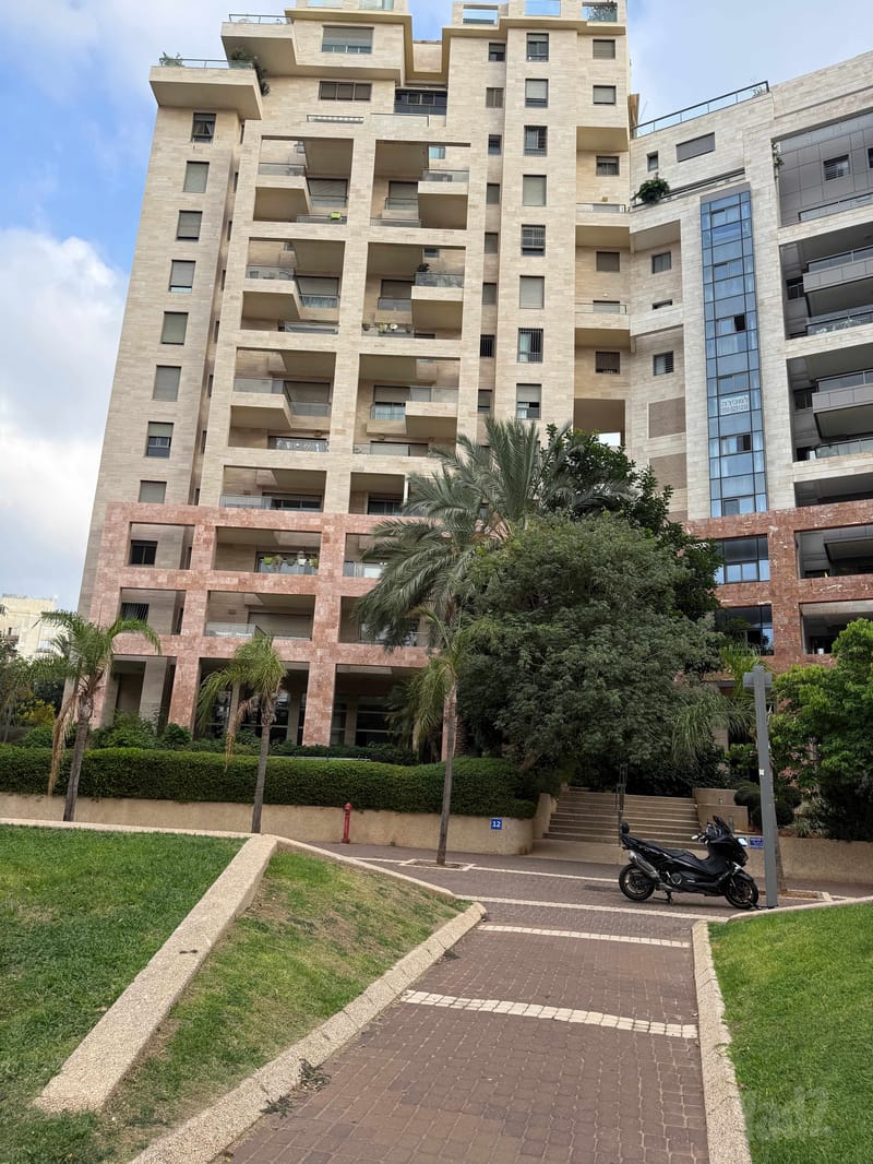 תמונה מיד2 – 6 חדרים • 15,800 ₪, אביגדור סטימצקי 12, רמת אביב החדשה, תל אביב (1)