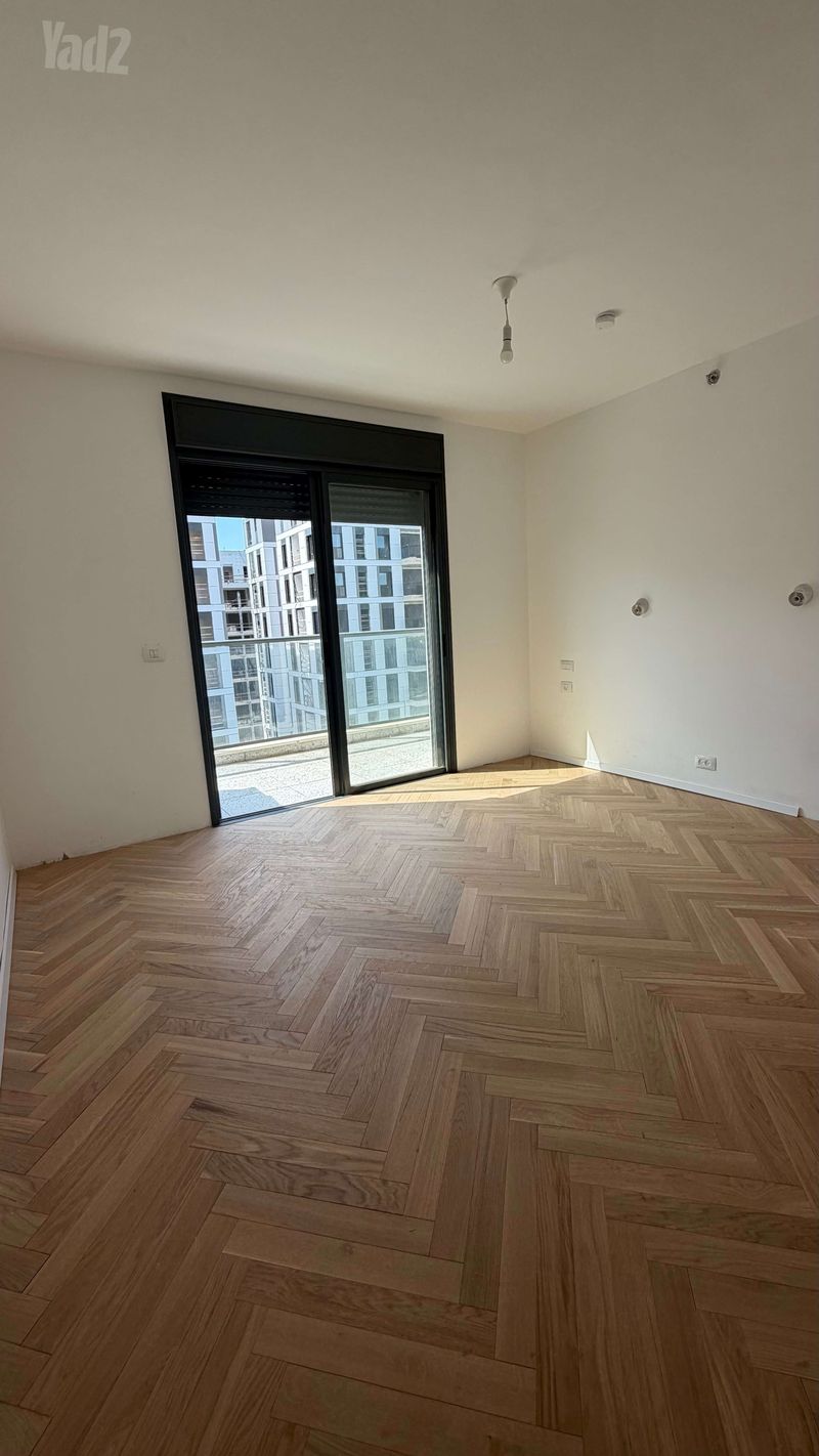 תמונה מיד2 – 6 חדרים • 7,600,000 ₪, נאות אפקה ב', תל אביב (1)