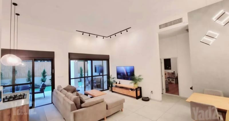 תמונה מיד2 – 5 חדרים • 12,300 ₪, מונטיפיורי, קריית אונו הוותיקה, קרית אונו (1)
