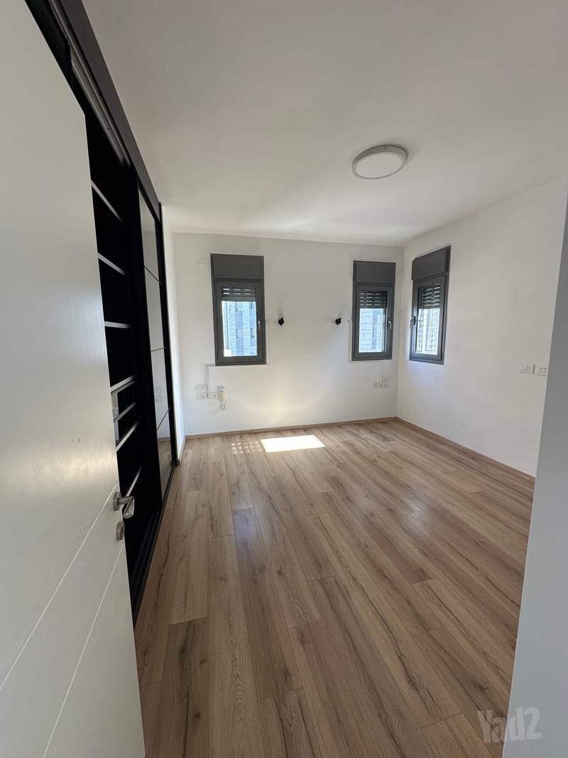 תמונה מיד2 – 5.5 חדרים • 10,400 ₪, אריק לביא 16, עיר ימים, נתניה (1)