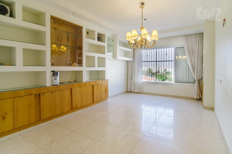 תמונה מיד2 – 5 חדרים • 3,100,000 ₪, דרך מנחם בגין, הדר גנים, פתח תקווה (1)