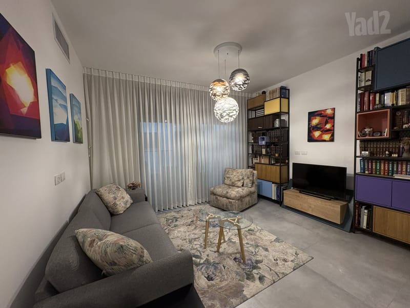 תמונה מיד2 – 4 חדרים • 4,230,000 ₪, רחובות הנהר 7, חרוזים, רמת גן (1)