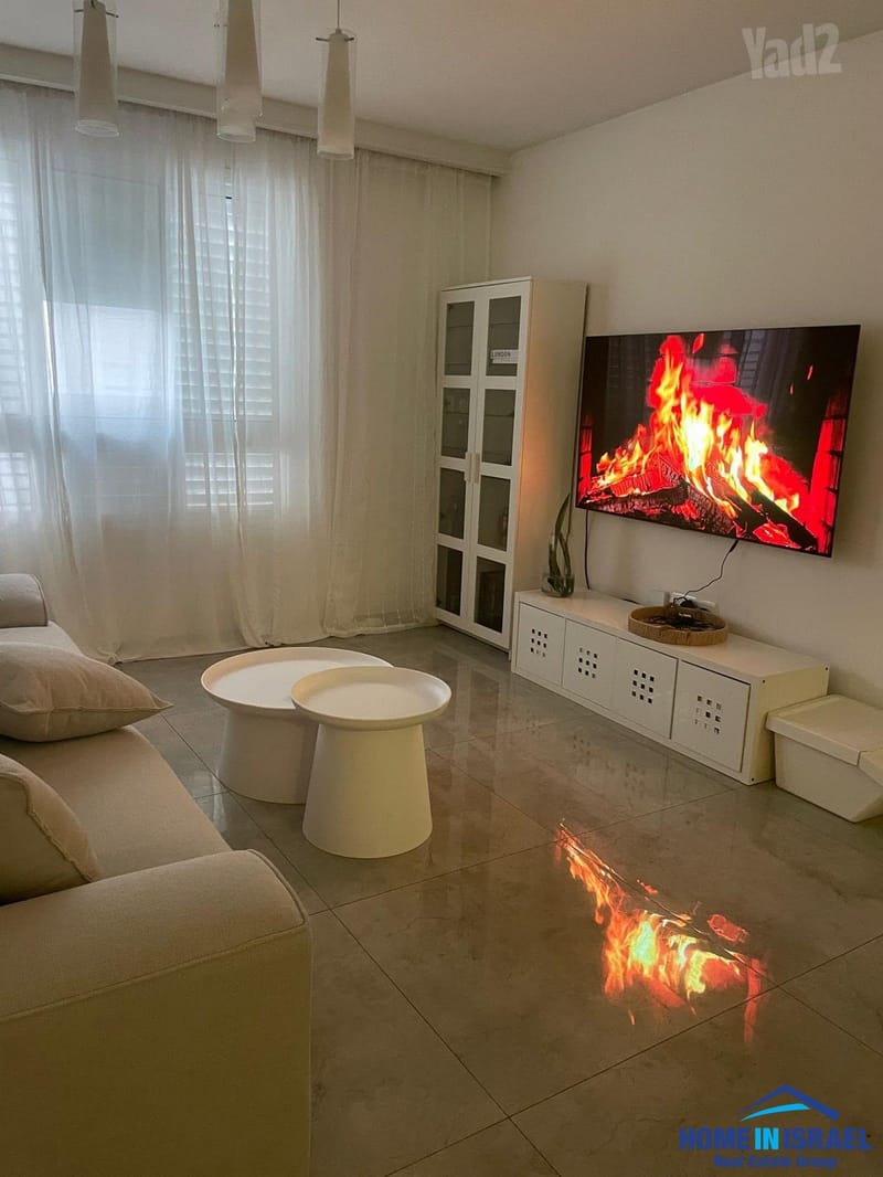 תמונה מיד2 – 4 חדרים • 5,500 ₪, שדרות גולדה מאיר, קרית נורדאו, נתניה (1)