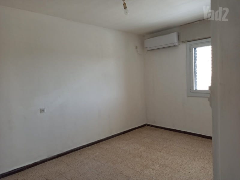 Photo from Yad2 – 4 Rooms • ₪4,500, בן צבי 26, Maccabi, Yehud (1)