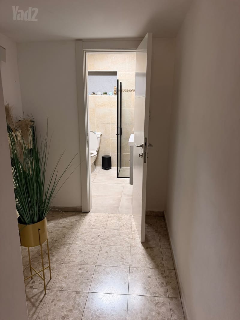 תמונה מיד2 – 3 חדרים • 6,700 ₪, ארנון 29, נווה יהושע, רמת גן (1)