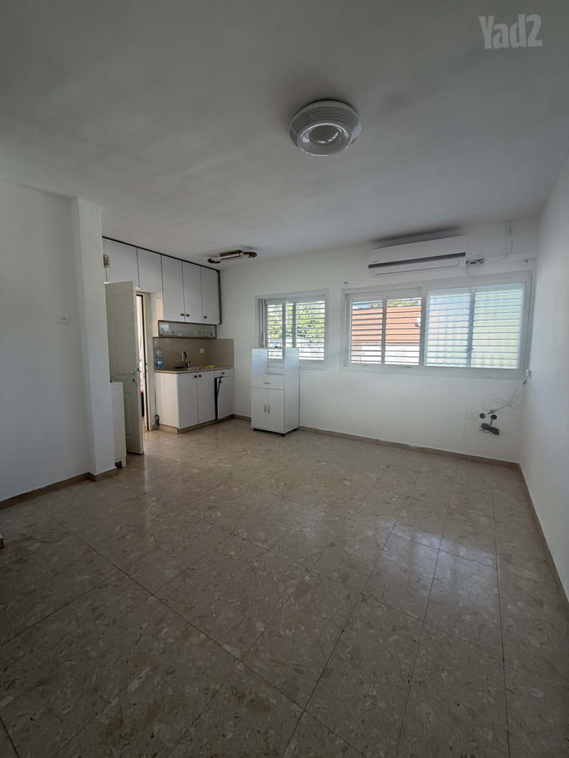 Photo from Yad2 – 2 Rooms • ₪4,000, י.ל. פרץ, Kiryat Sharet, Ra'anana (1)