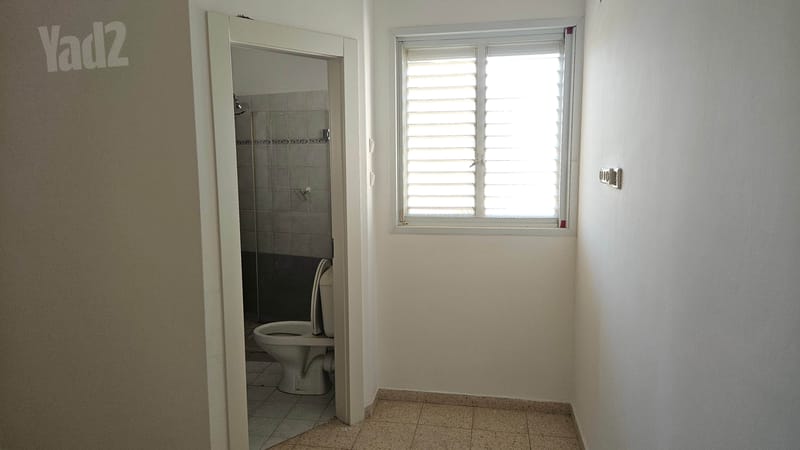 Photo from Yad2 – 4 Rooms • ₪7,500, גדרה 6, Hadar HaMoshavot HaVatika, Petah Tikva (1)