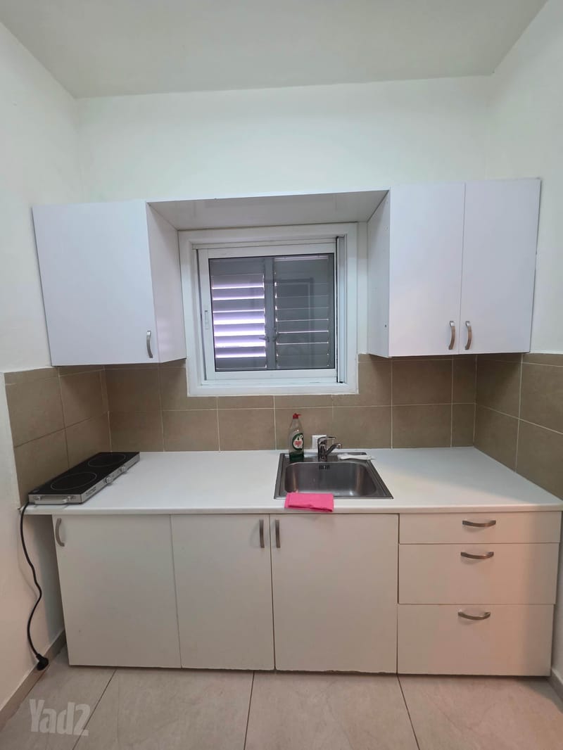 תמונה מיד2 – סטודיו • 3,600 ₪, מנדלי מוכר ספרים 7, לב העיר, בת ים (1)