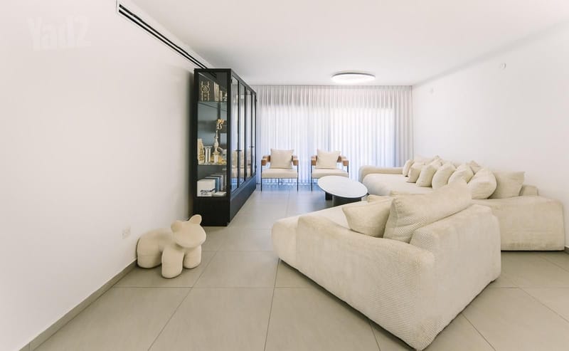 תמונה מיד2 – 5 חדרים • 3,050,000 ₪, ברכה פולד 1, נרקיסים, ראשון לציון (1)