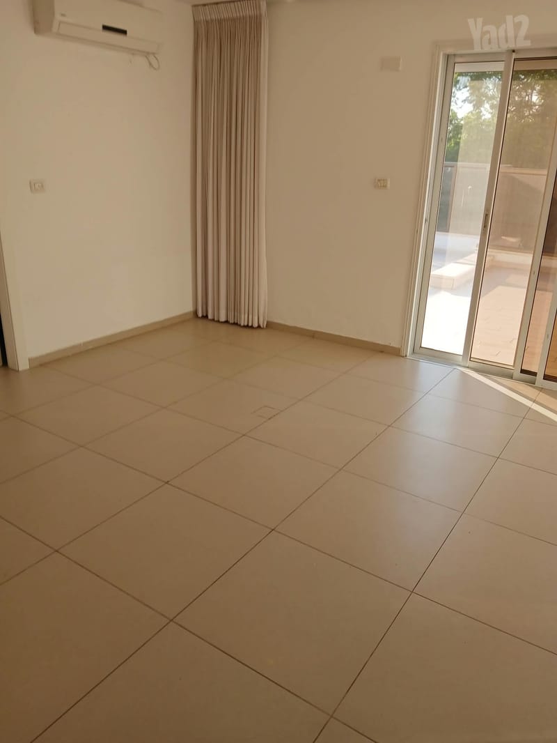 Photo from Yad2 – 3 Rooms • ₪5,200, החסידה 2, Kiryat Rabin, Netanya (1)
