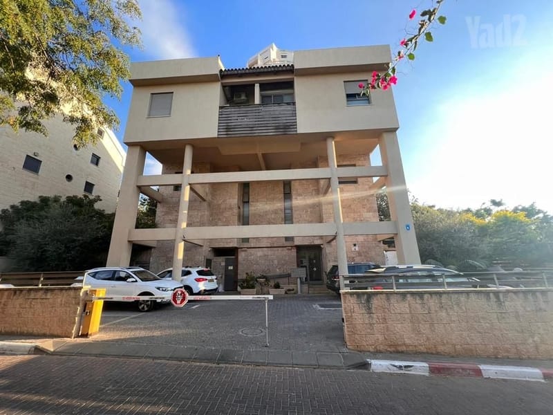 תמונה מיד2 – 3 חדרים • 7,200 ₪, חת"ם סופר 4, הרצלייה הצעירה, הרצליה