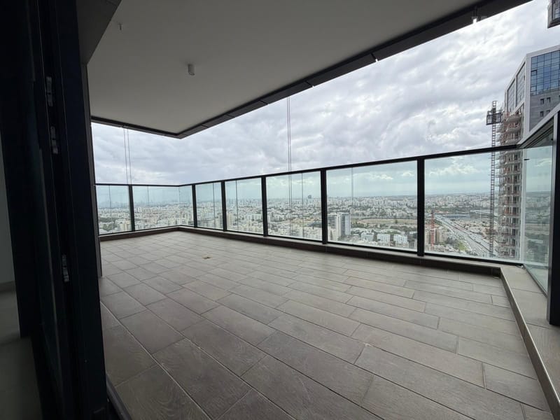 תמונה מיד2 – 5 חדרים • 8,300 ₪, פרויקט MOMENT, שכונה דרום מזרח, בת ים (1)