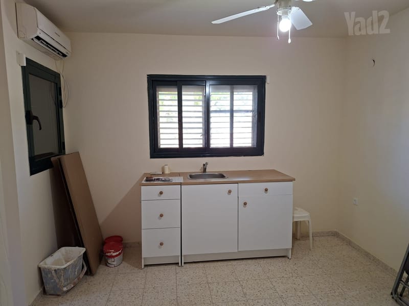 Photo from Yad2 – 2 Rooms • ₪4,000, זר נרקיסים 1, Hogla (1)
