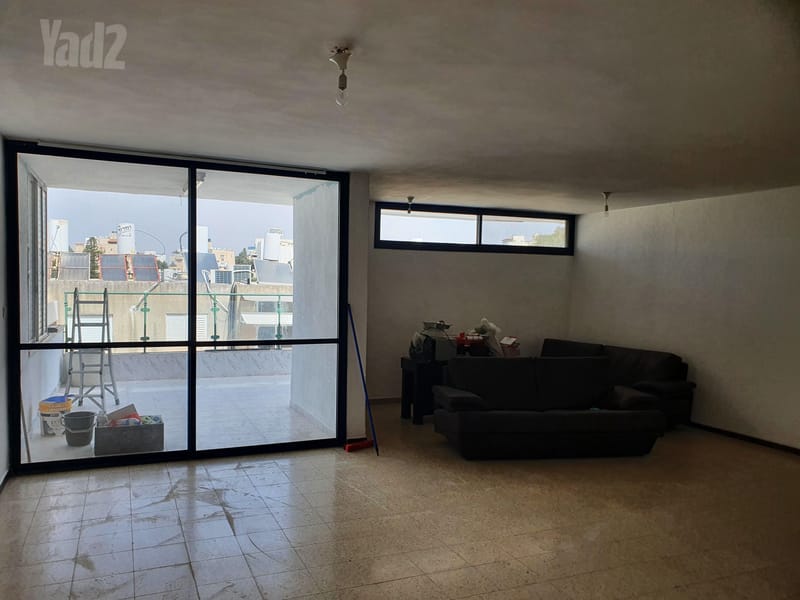 תמונה מיד2 – 6 חדרים • 5,800 ₪, בוטקובסקי 30, חדרה, חדרה (1)