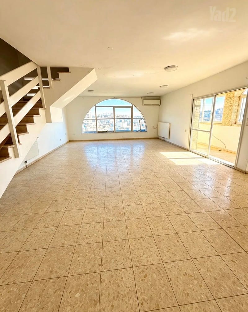 תמונה מיד2 – 5.5 חדרים • 9,900 ₪, פנחס רוזן, רמת שרת, ירושלים (1)